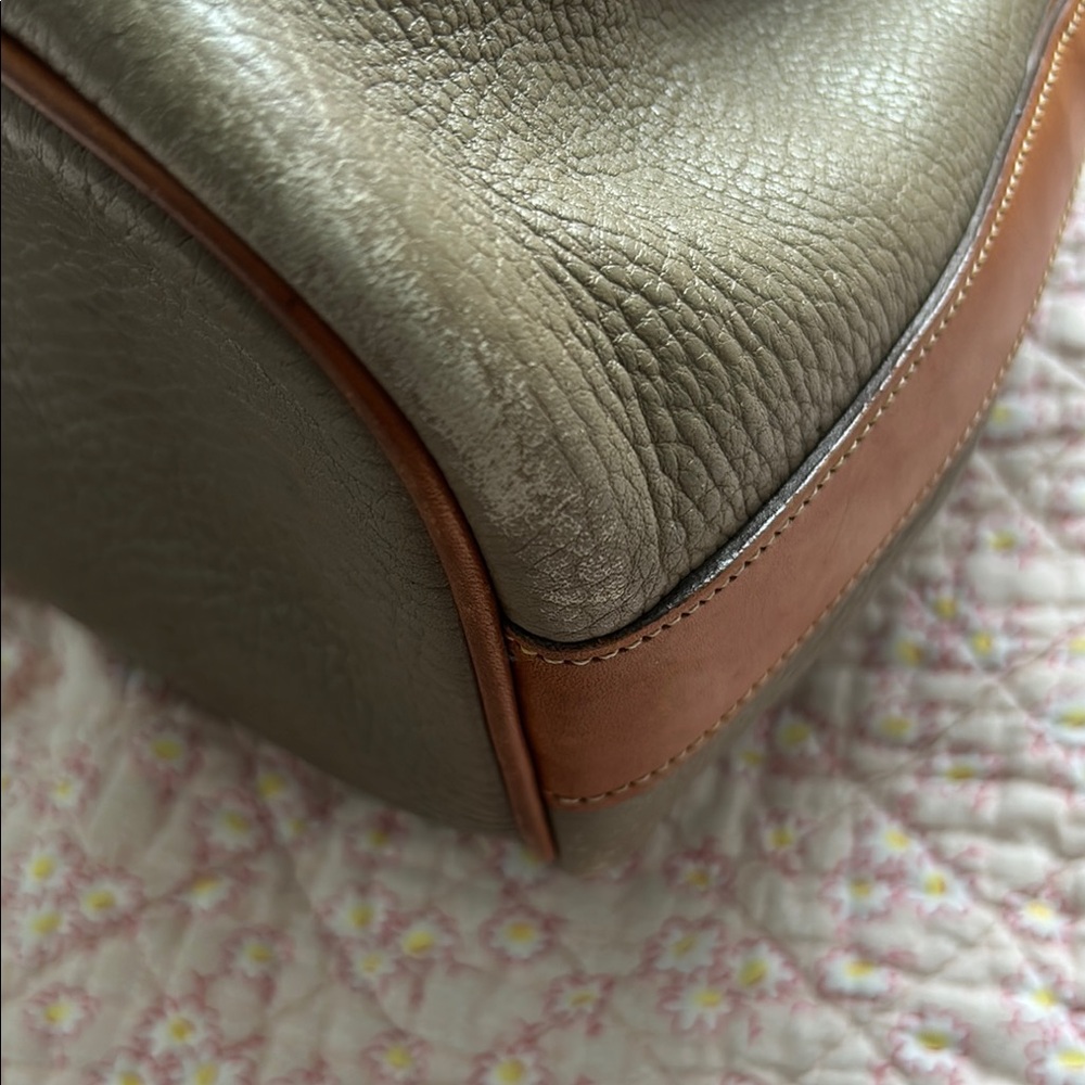 Vintage Dooney & Bourke Taupe-y Gray and Shoulder Bag - Picture 3 of 13